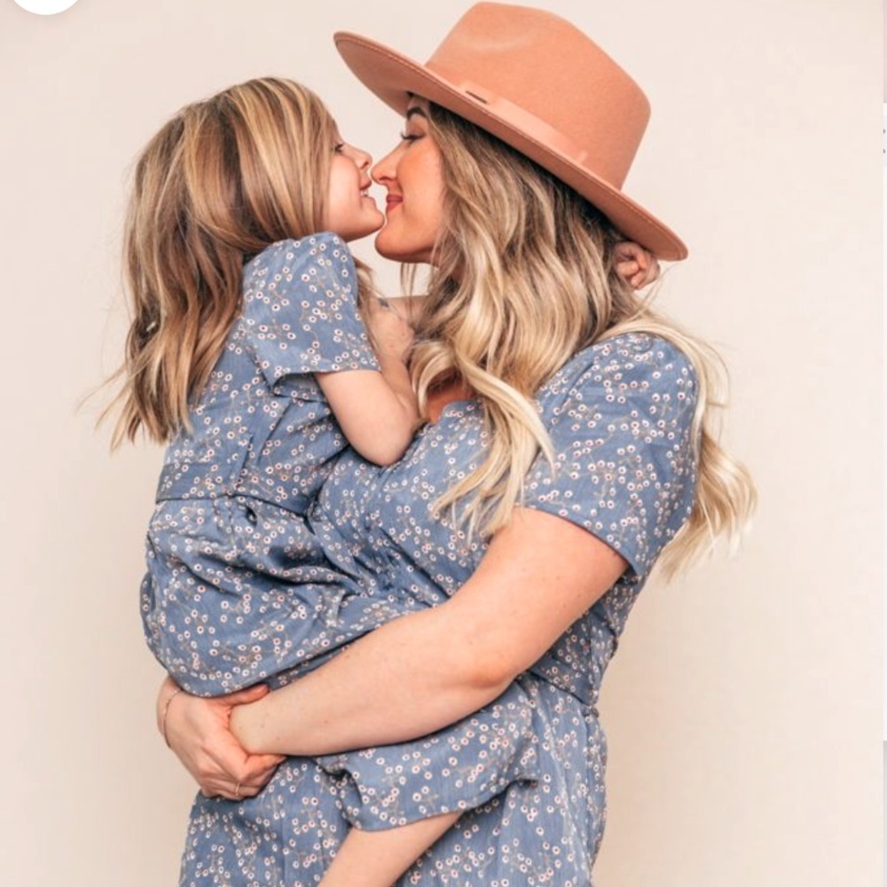 Ivy City Co Mini Chelsea Floral Jumpsuit Size 12-18 M